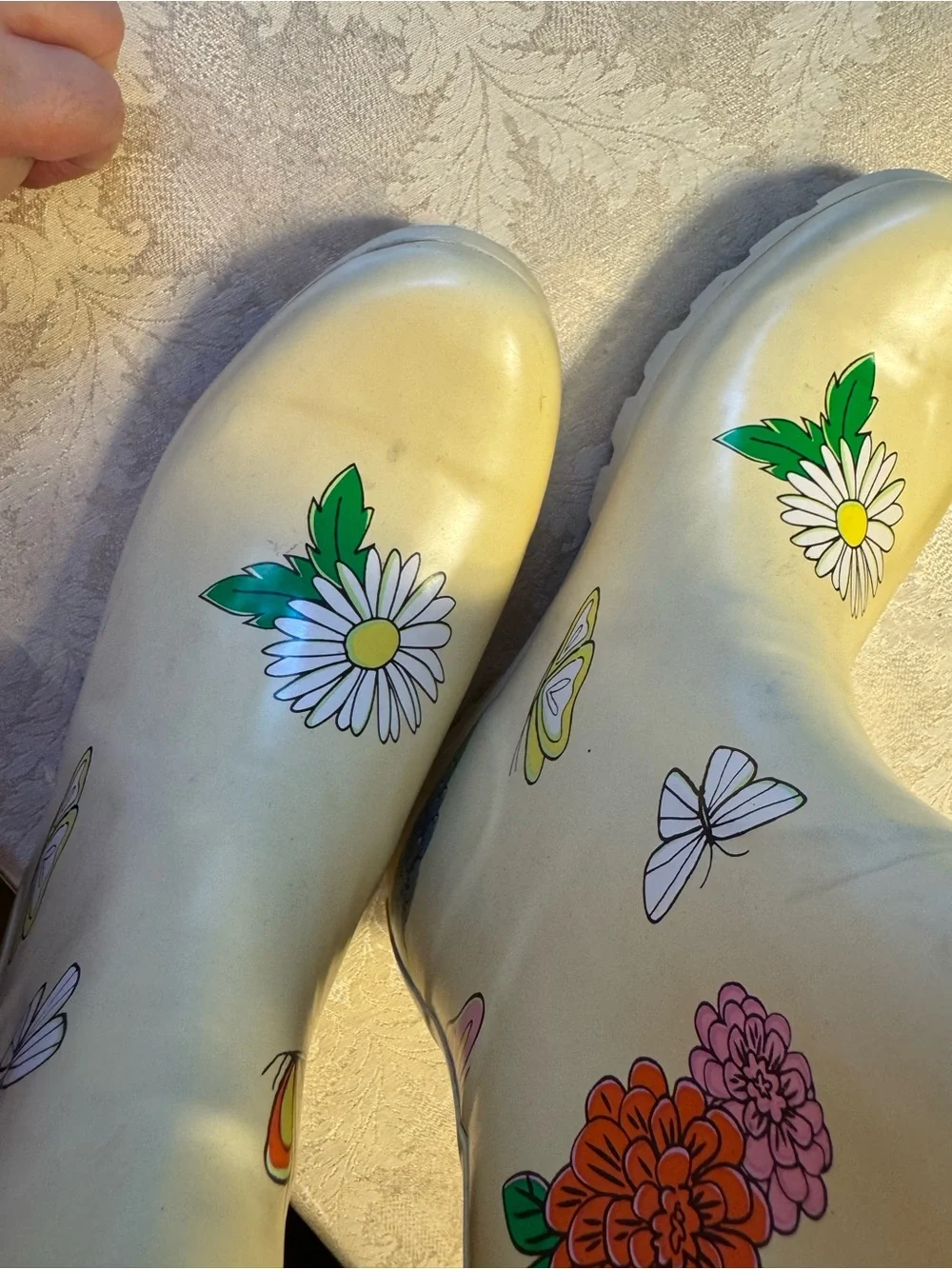 Disney Yellow Rubber Rain Boots Floral Butterfly Daisy Waterproof Shoes Sz 9